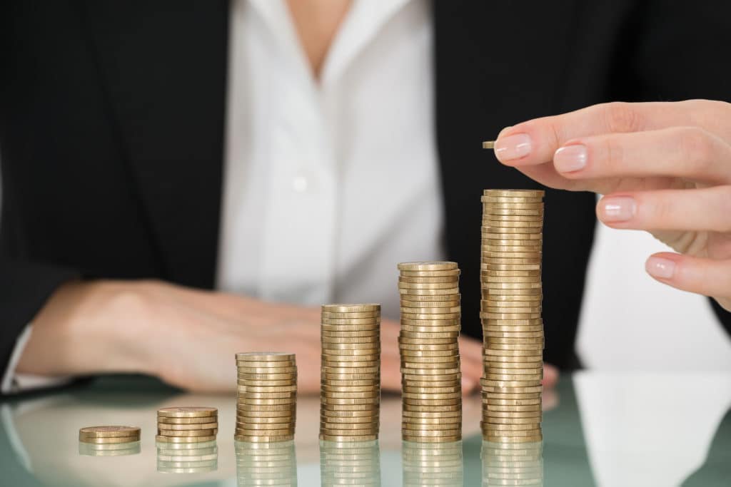 Employers set to award record pay rises in 2022
